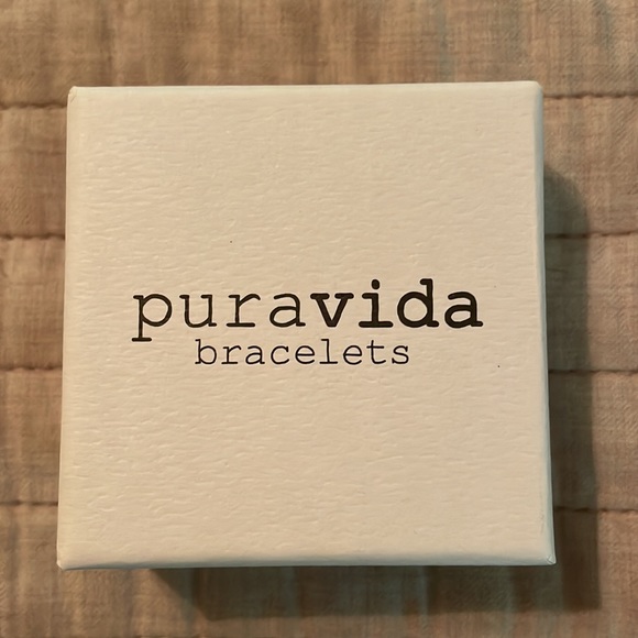 Pura Vida String Bracelet, 2 Stickers, 2 Silicone Straws, and PV Gift Box NWT - Picture 6 of 8